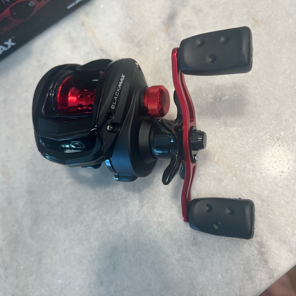 Abu Garcia left handed fishing reel